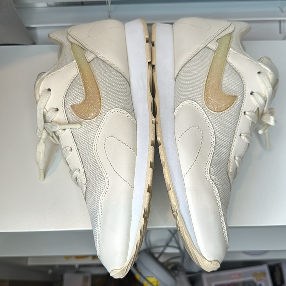 Like New Nike Outburst Jelly Puff Pale Ivory W9.5 - Picture 2 of 8